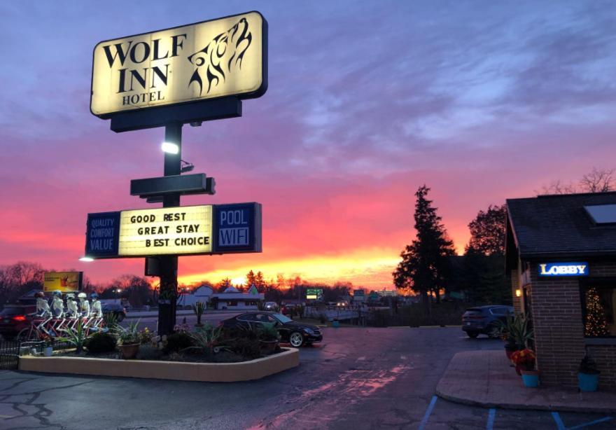 Wolf Inn Hotel 桑达斯基 外观 照片